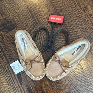 Minnetonka Kids Petra  Trapper Cinnamon Color Furry Inside Slipper Size 5M